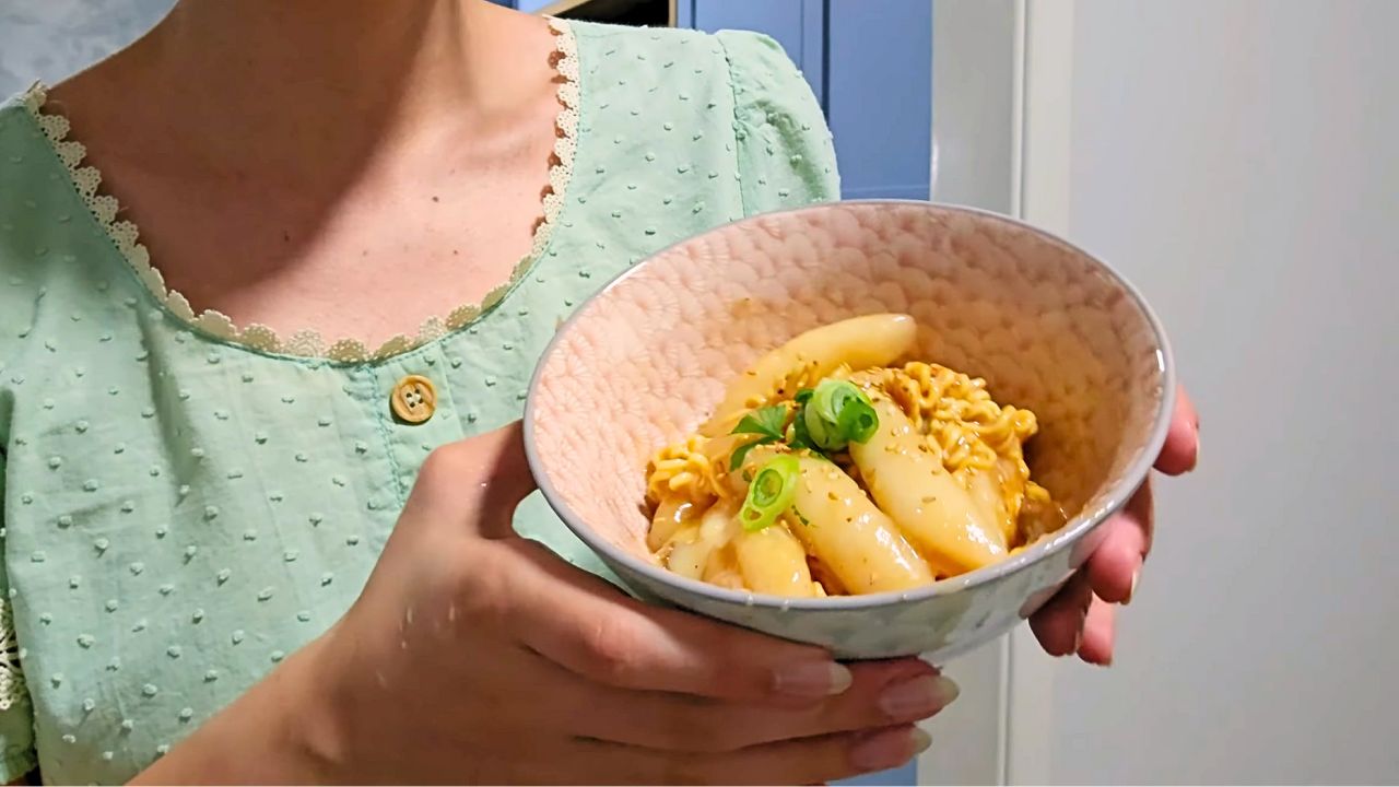 Homemade Tteok and Easy Rabokki Recipe (Using Simple Ingredients)
